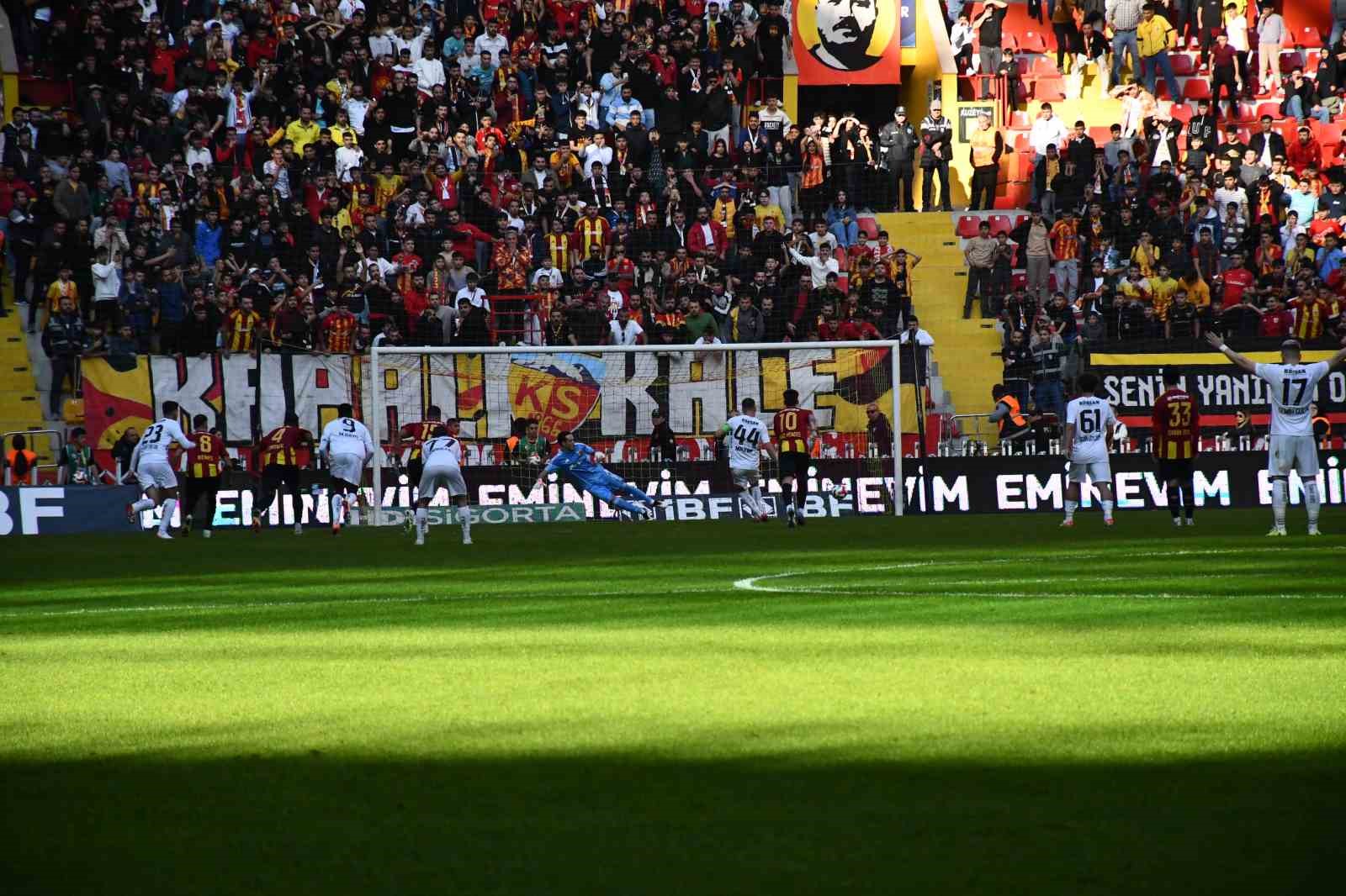 trendyol super lig kayserispor 0 gaziantep fk 2 ilk yari 13 BWOUHVA5