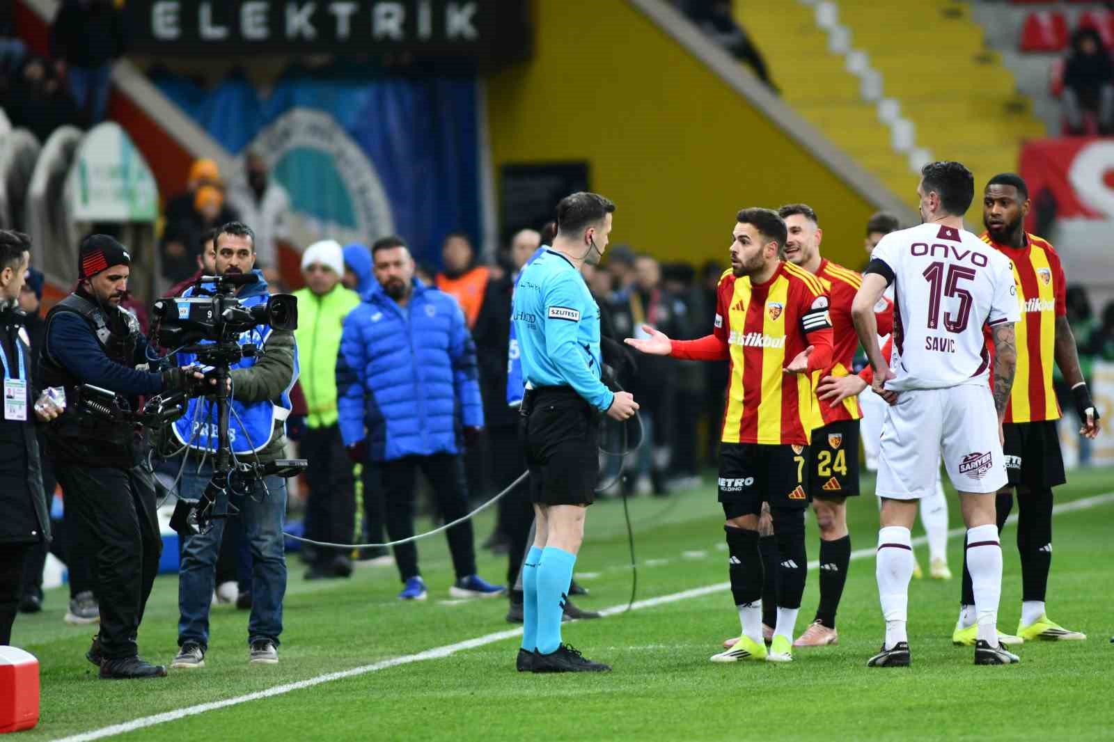 Trendyol Süper Lig: Kayserispor: 0 - Trabzonspor: 2 (İlk yarı) 11 trendyol super lig kayserispor 0 trabzonspor 2 ilk yari 7 1mOSaahR