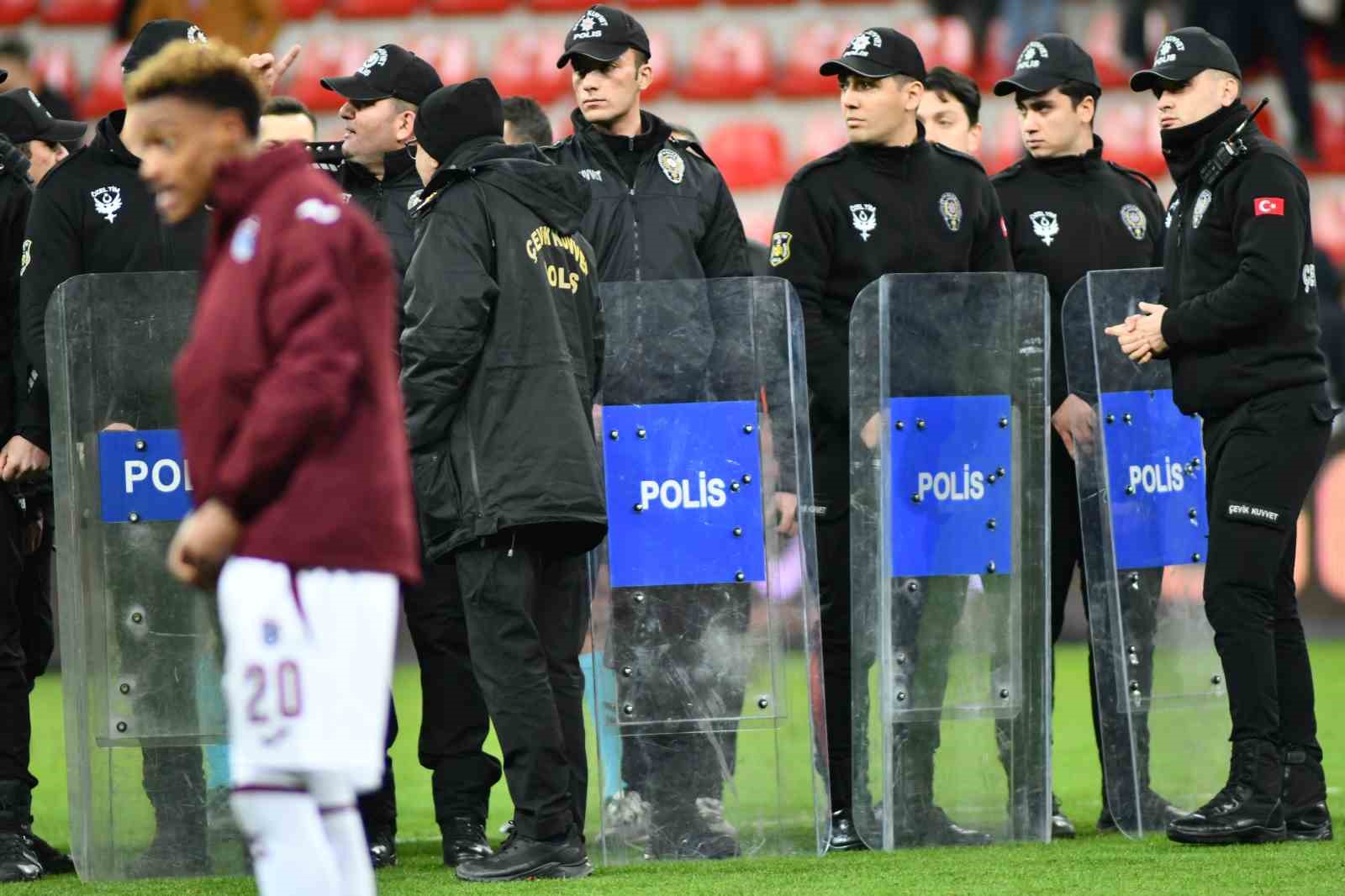 Trendyol Süper Lig: Kayserispor: 1 - Trabzonspor: 3 (Maç sonucu) 21 trendyol super lig kayserispor 1 trabzonspor 3 mac sonucu 17 Vh3UqEhk
