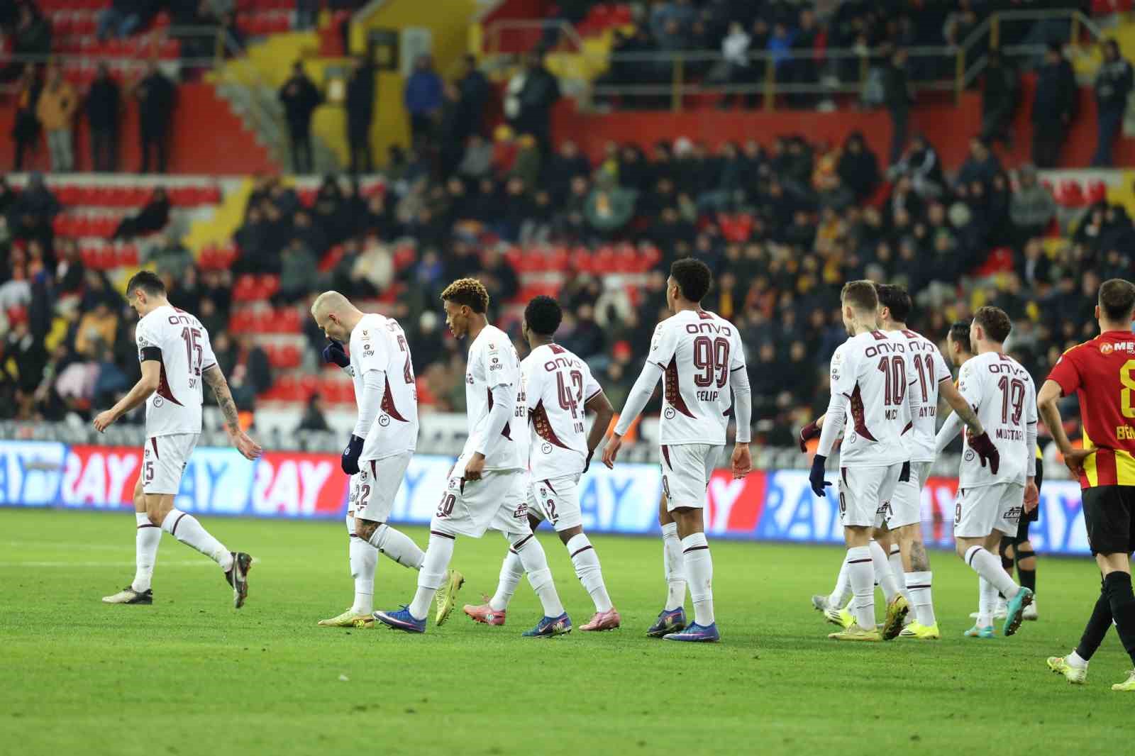 Trendyol Süper Lig: Kayserispor: 1 - Trabzonspor: 3 (Maç sonucu) 28 trendyol super lig kayserispor 1 trabzonspor 3 mac sonucu 24 5vBysPyY