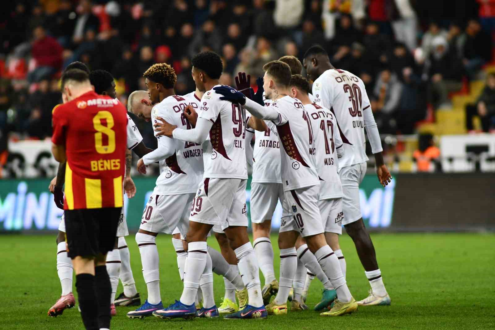 Trendyol Süper Lig: Kayserispor: 1 - Trabzonspor: 3 (Maç sonucu) 11 trendyol super lig kayserispor 1 trabzonspor 3 mac sonucu 7 2SUEZrXg
