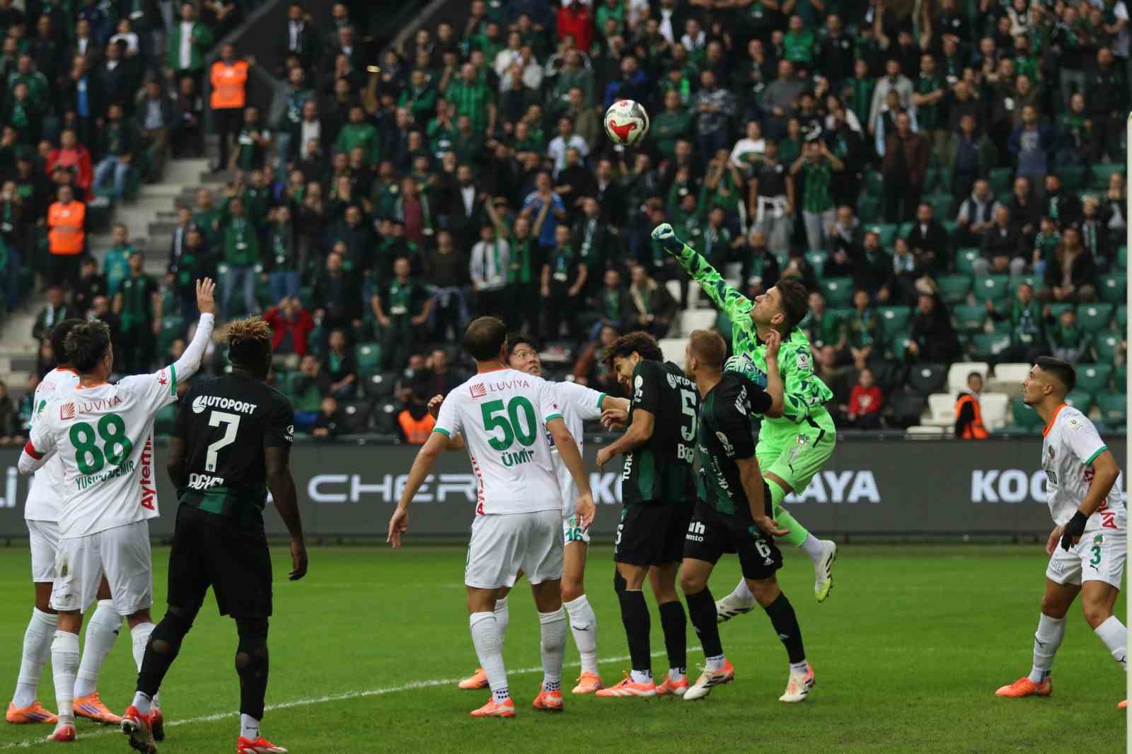 trendyol super lig kocaelispor 0 alanyaspor 0 ilk yari 2 YEJm9Fy4