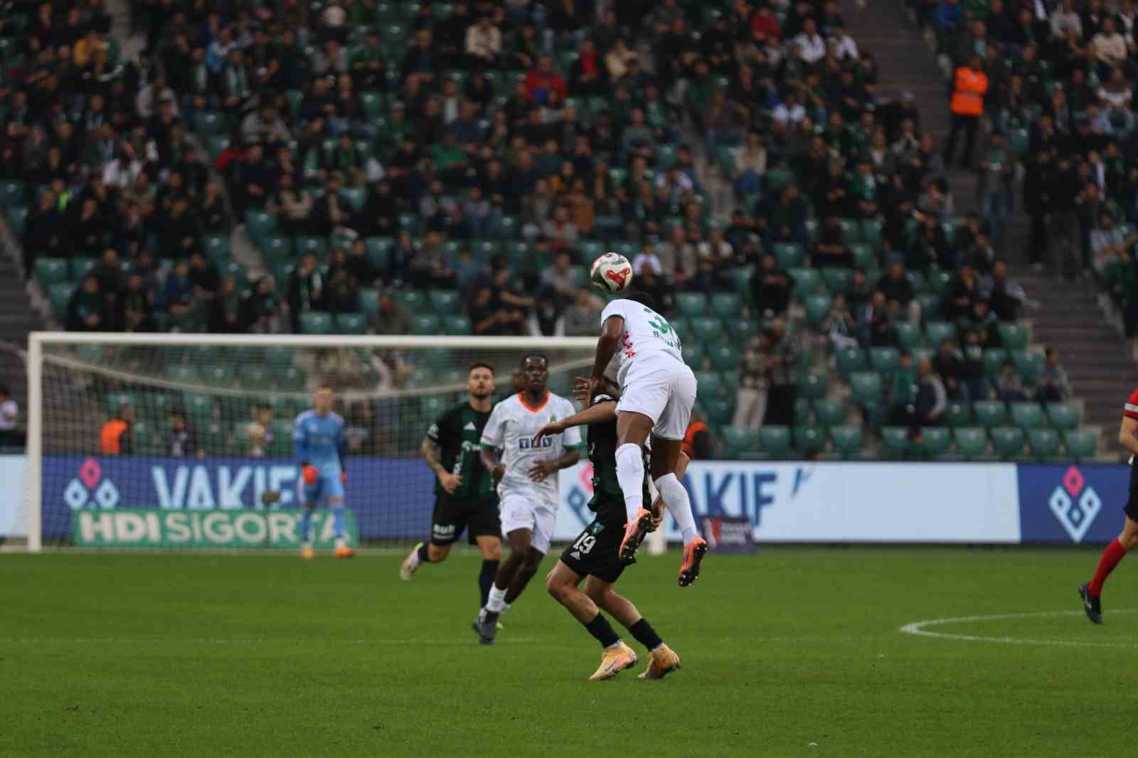 trendyol super lig kocaelispor 0 alanyaspor 0 ilk yari 5 fDhUO4lF
