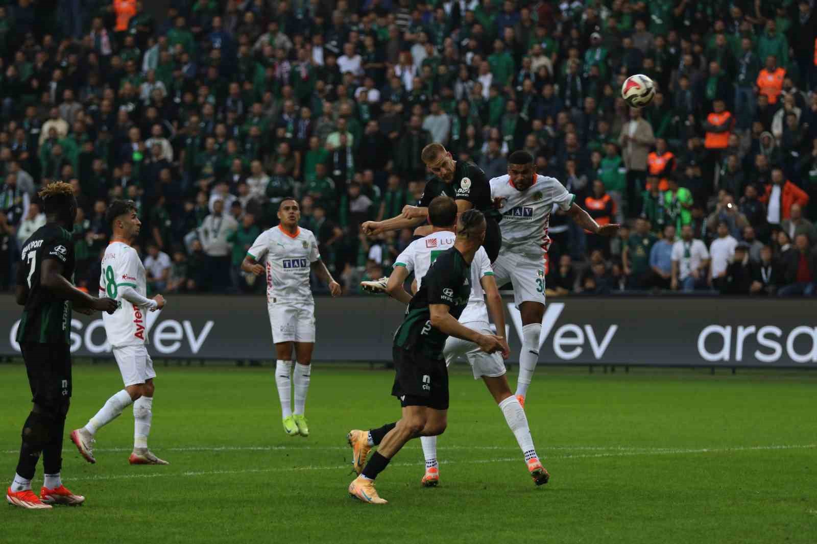 trendyol super lig kocaelispor 0 alanyaspor 0 ilk yari 7 GzfyISDL