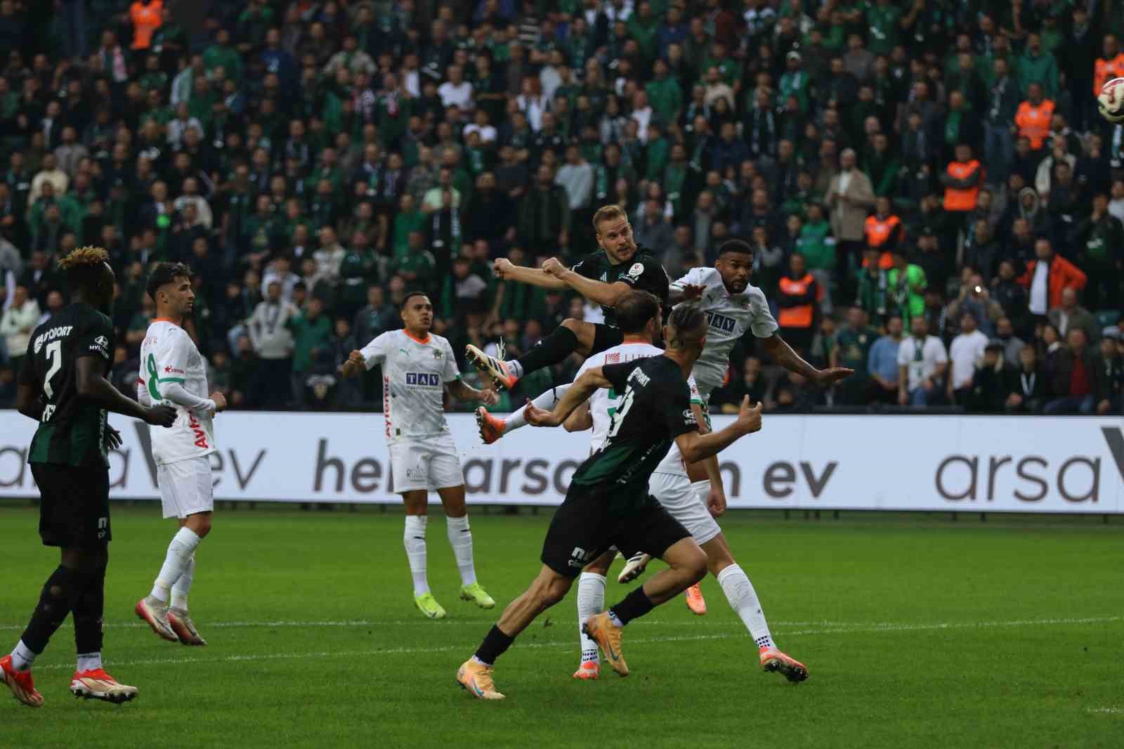 trendyol super lig kocaelispor 0 alanyaspor 0 ilk yari 8