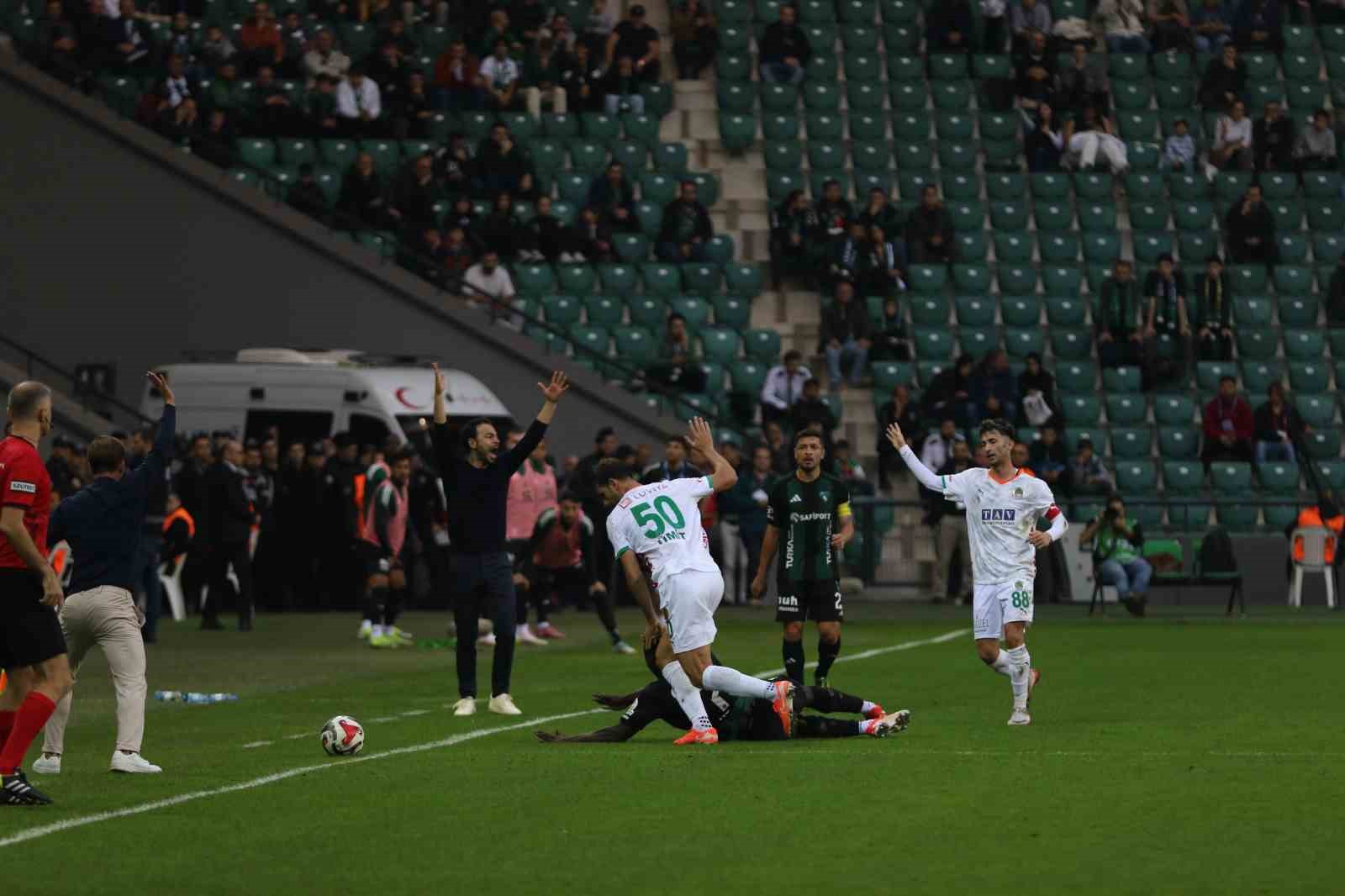 trendyol super lig kocaelispor 0 alanyaspor 0 ilk yari 9 IXeeQ8jW