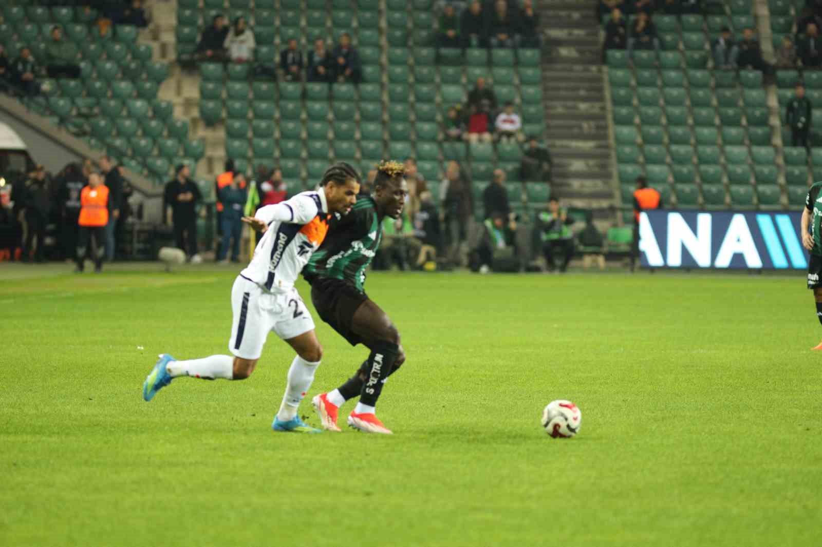 trendyol super lig kocaelispor 0 basaksehir 0 mac devam ediyor 10 9tQLSZDv