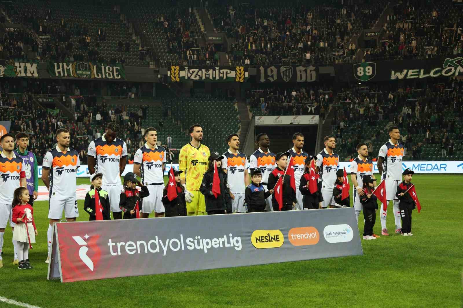 trendyol super lig kocaelispor 0 basaksehir 0 mac devam ediyor 7 zdXwgBew