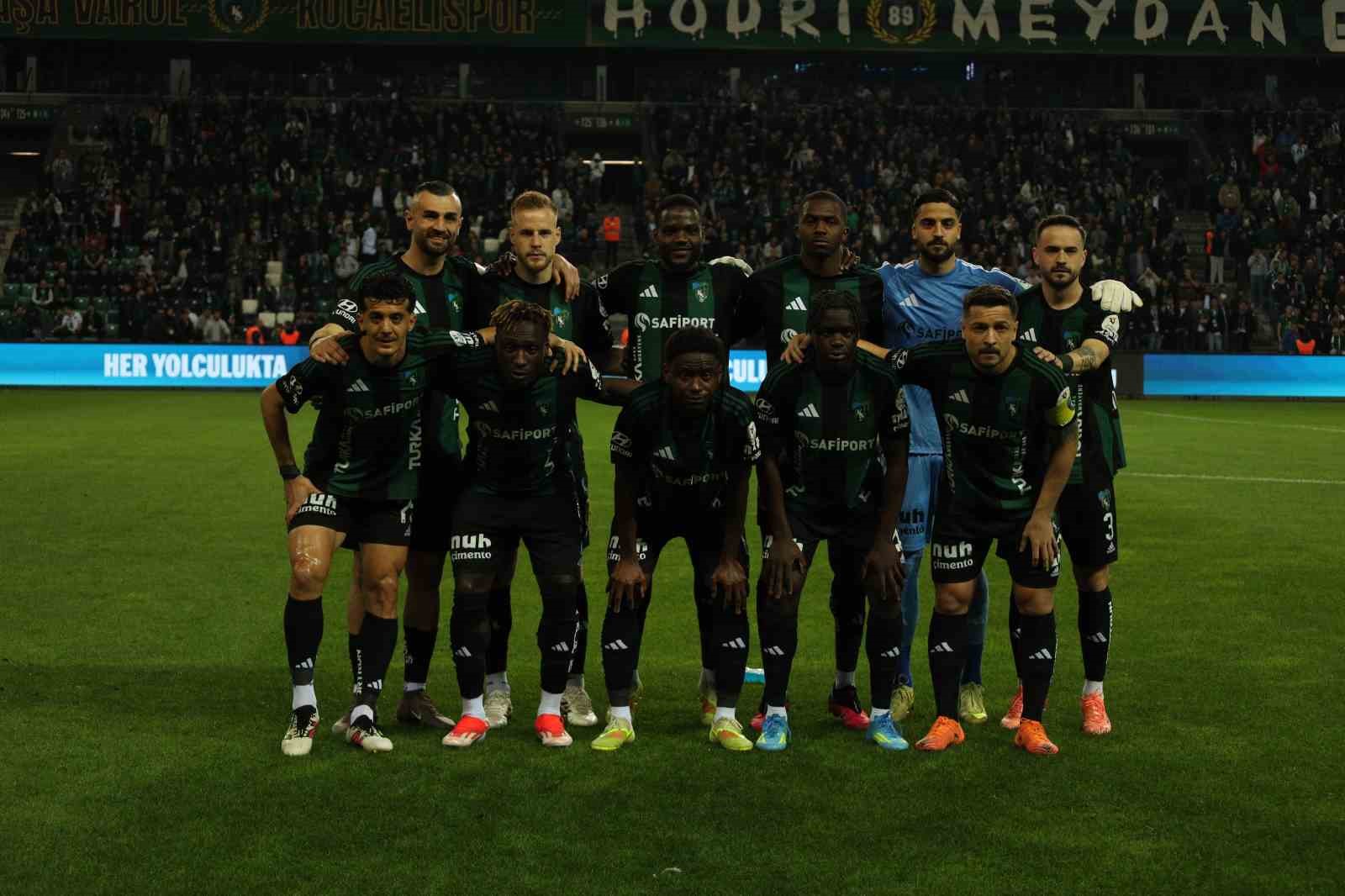trendyol super lig kocaelispor 0 basaksehir 0 mac devam ediyor 9 5qSzYUWh