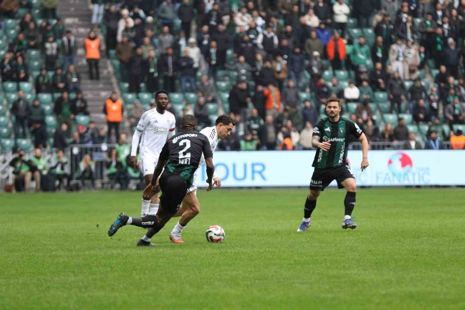 trendyol super lig kocaelispor 0 besiktas 0 mac devam ediyor 10 gU86NmKD