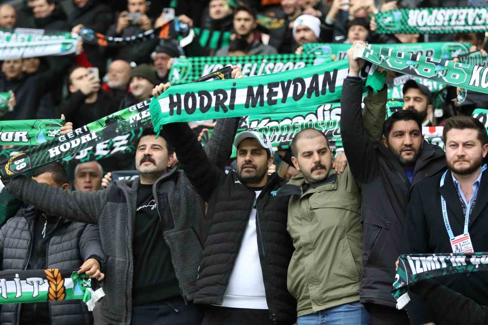 trendyol super lig kocaelispor 0 besiktas 0 mac devam ediyor 3 klsN9QiS