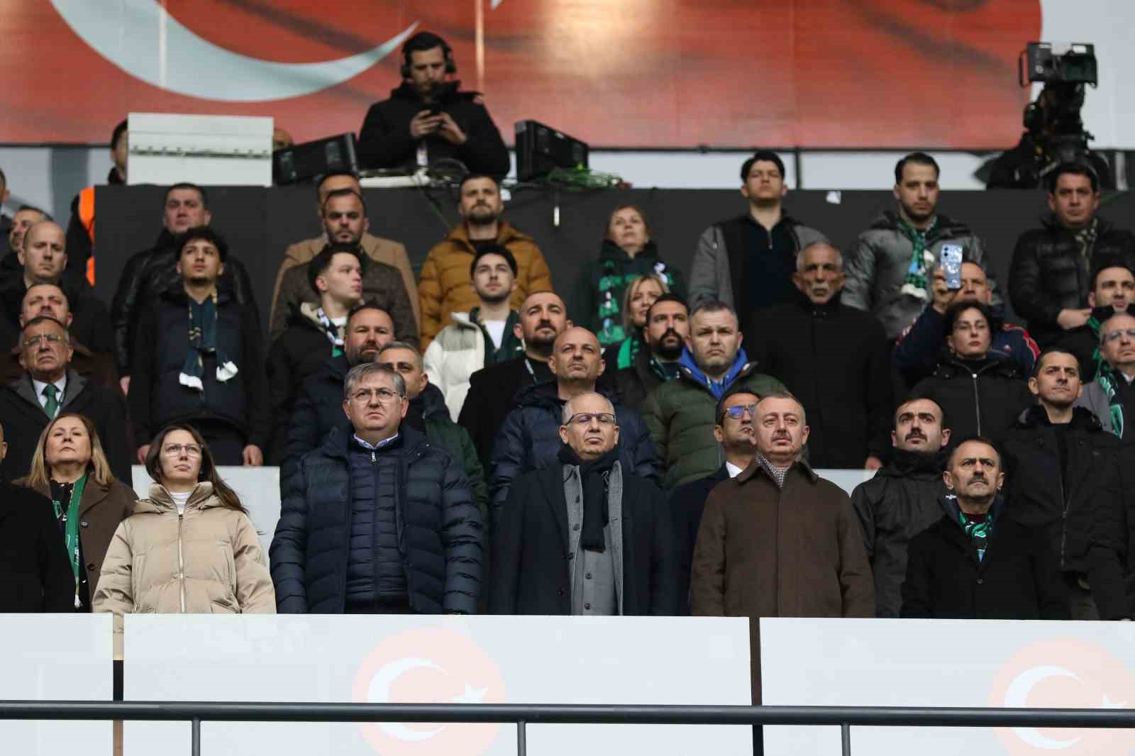 trendyol super lig kocaelispor 0 besiktas 0 mac devam ediyor 4 GQKBBaNt
