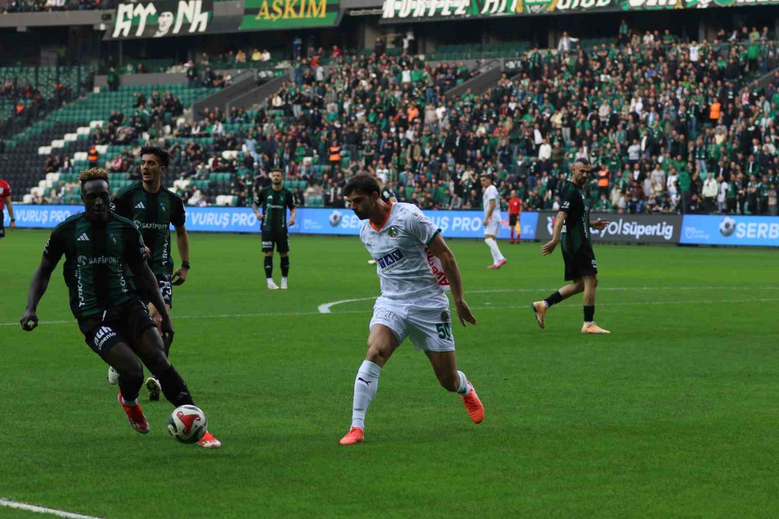 trendyol super lig kocaelispor 0 corendon alanyaspor 0 mac devam ediyor 3 V5JjOXyv