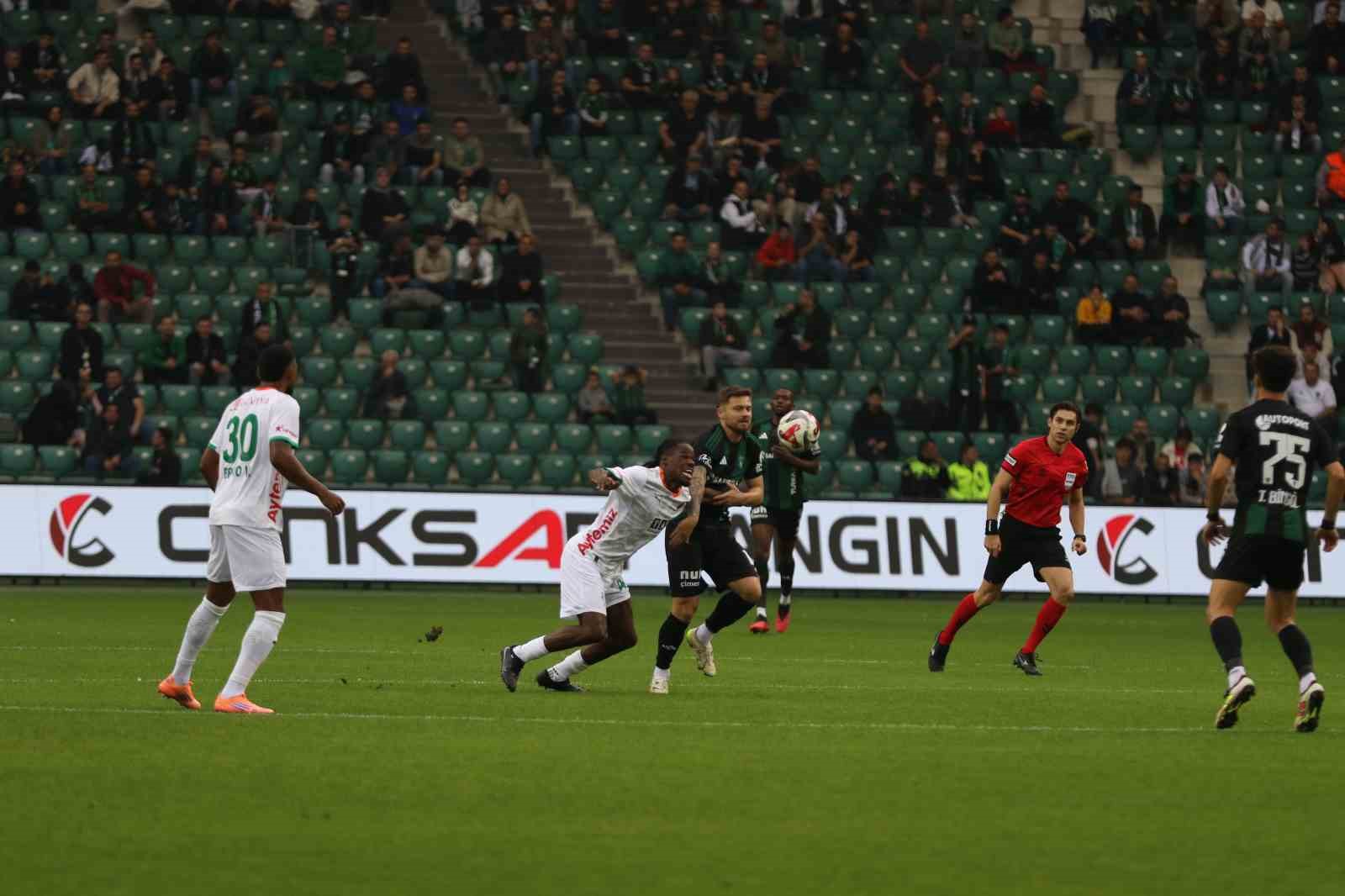 trendyol super lig kocaelispor 0 corendon alanyaspor 0 mac devam ediyor 5 OvV3QNFq