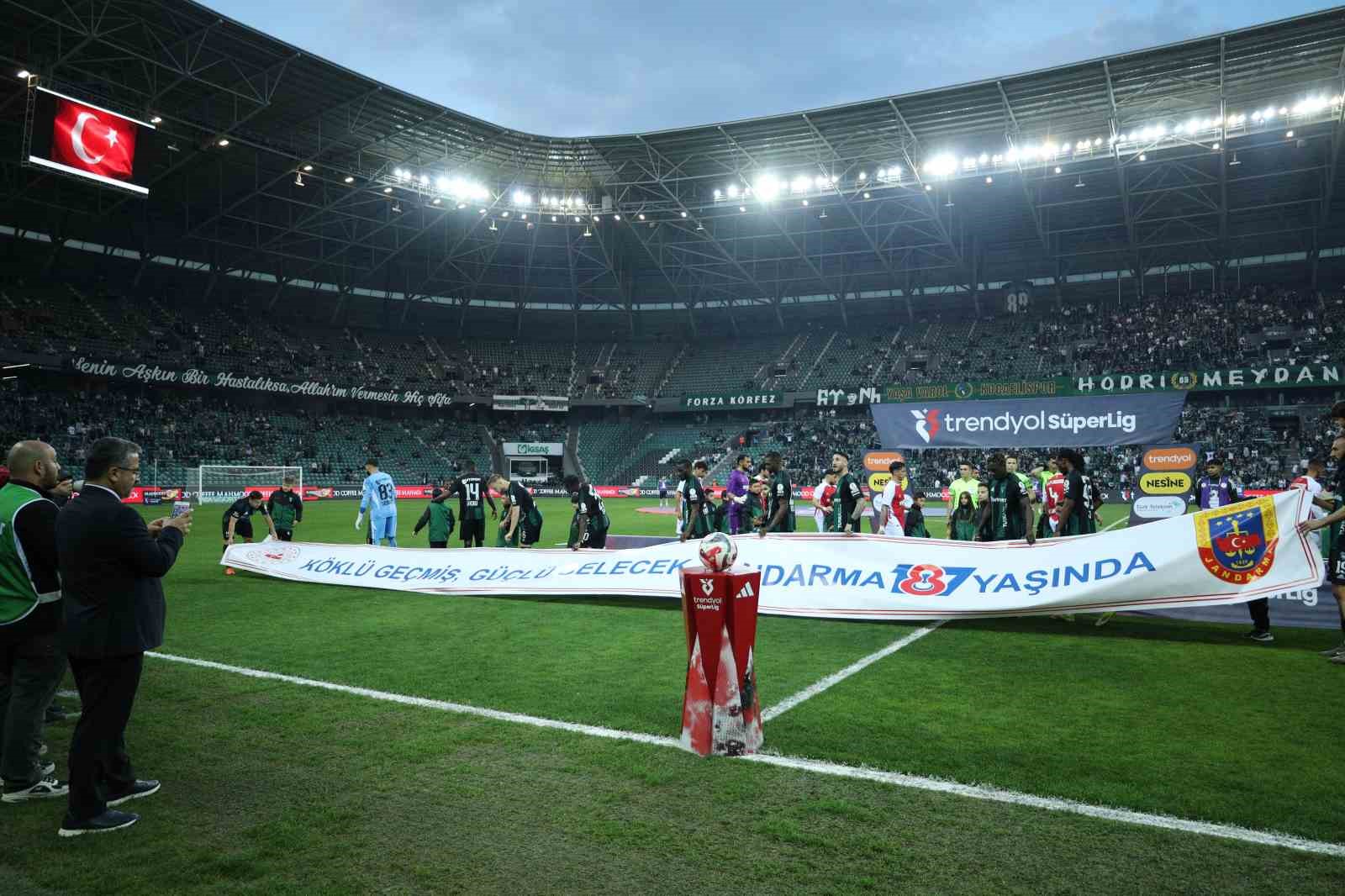 trendyol super lig kocaelispor 0 fatih karagumruk 0 mac devam ediyor 1 66yfAvrZ