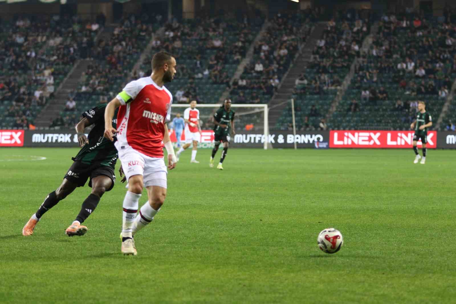 trendyol super lig kocaelispor 0 fatih karagumruk 0 mac devam ediyor 21