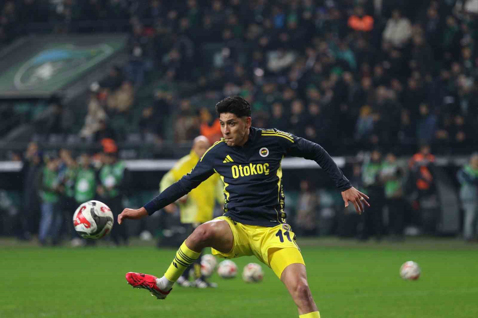 trendyol super lig kocaelispor 0 fenerbahce 0 mac devam ediyor 12 JfNN1J8R