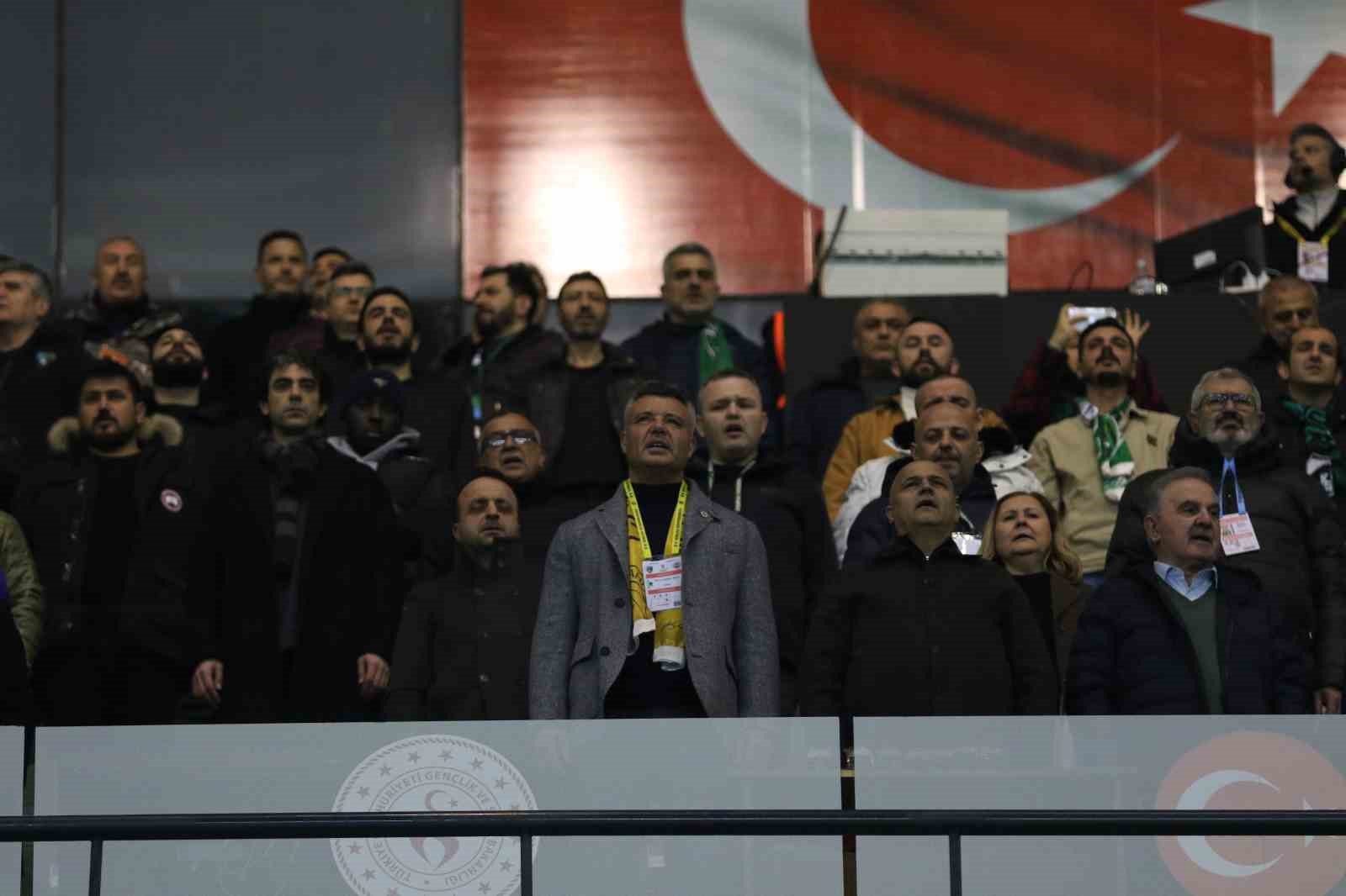 trendyol super lig kocaelispor 0 fenerbahce 0 mac devam ediyor 14 8EAUymCg