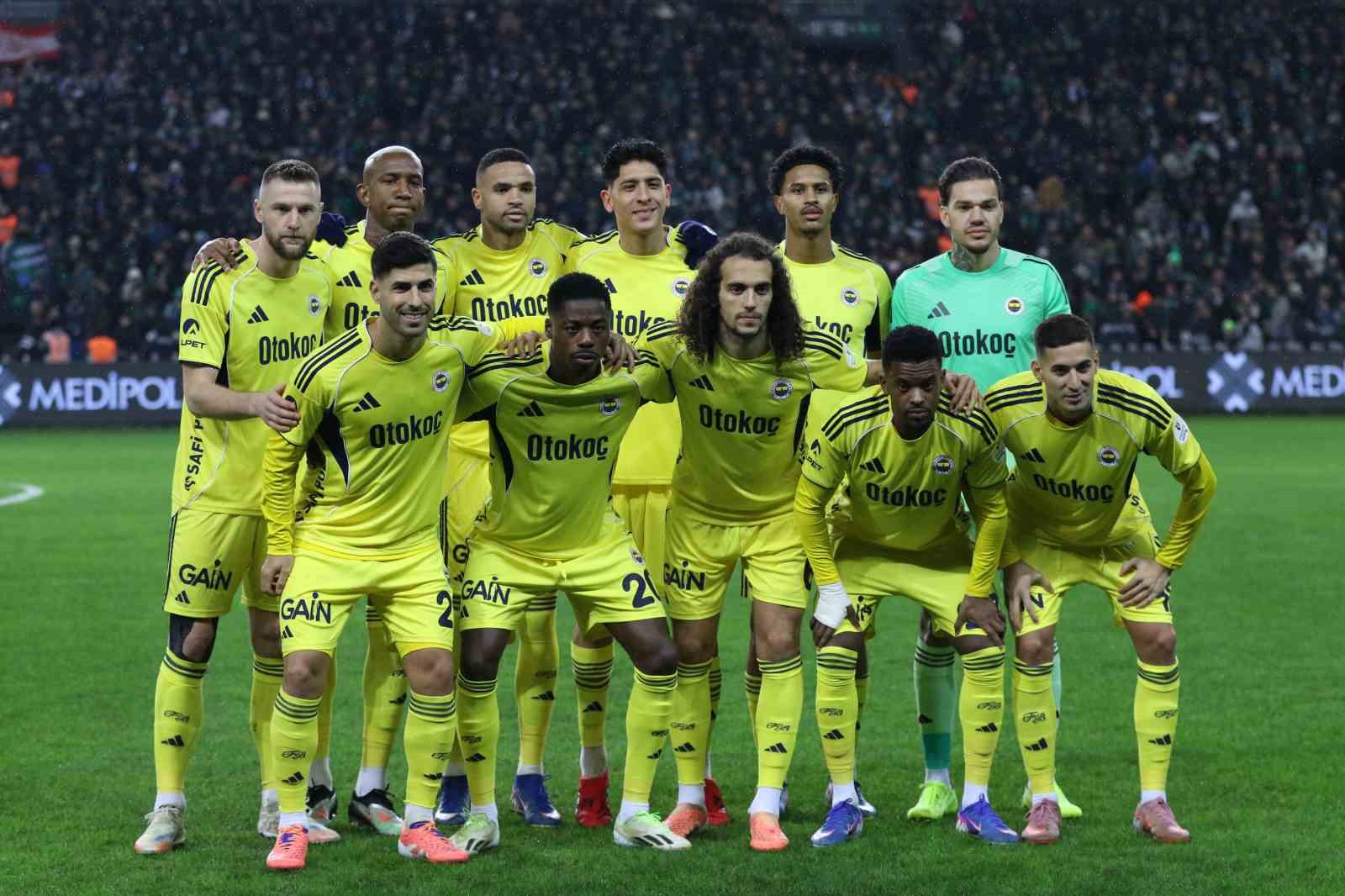 trendyol super lig kocaelispor 0 fenerbahce 0 mac devam ediyor 15 dN6G2cre