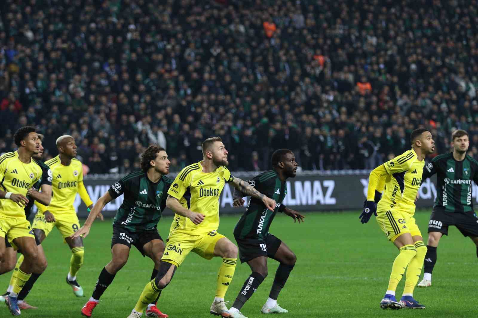trendyol super lig kocaelispor 0 fenerbahce 0 mac devam ediyor 19 kLeAuim4