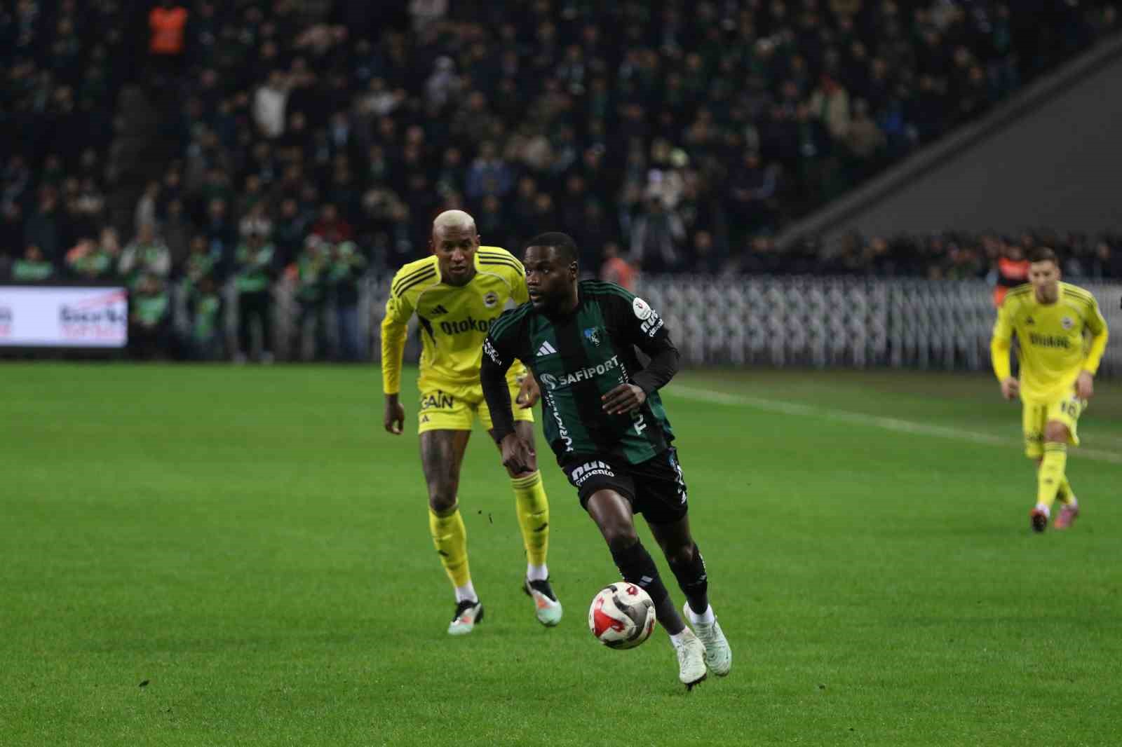 trendyol super lig kocaelispor 0 fenerbahce 0 mac devam ediyor 22 RSXgMWNV