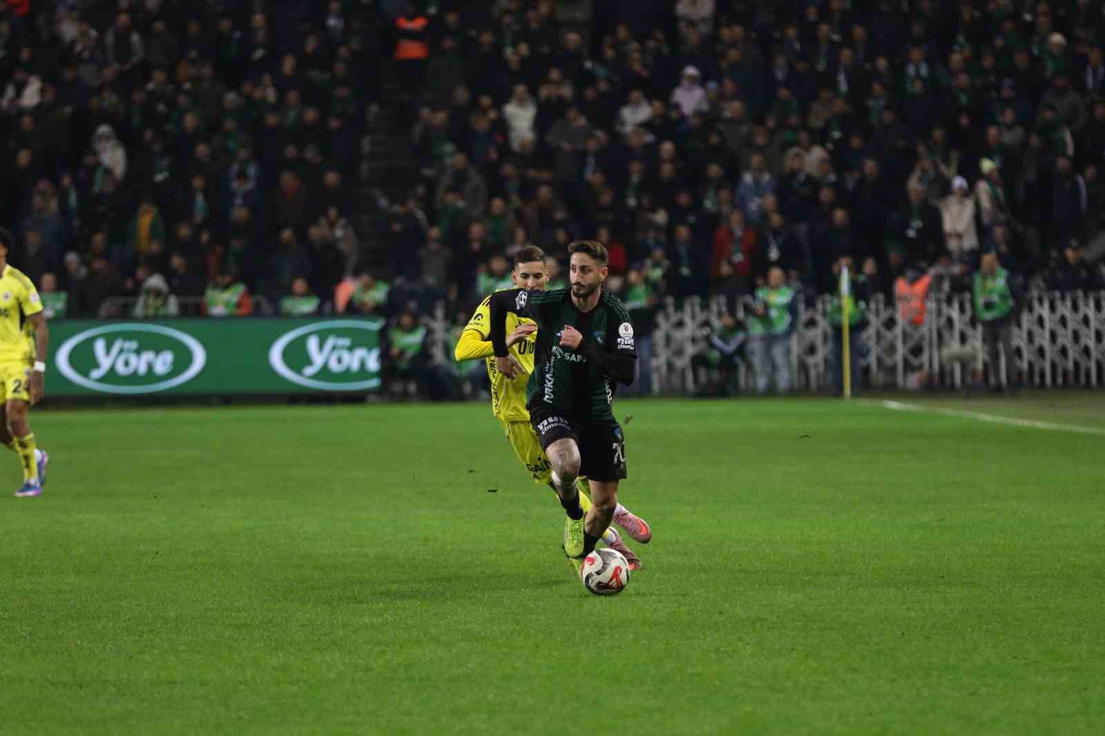 trendyol super lig kocaelispor 0 fenerbahce 1 ilk yari 0 h9y8A218