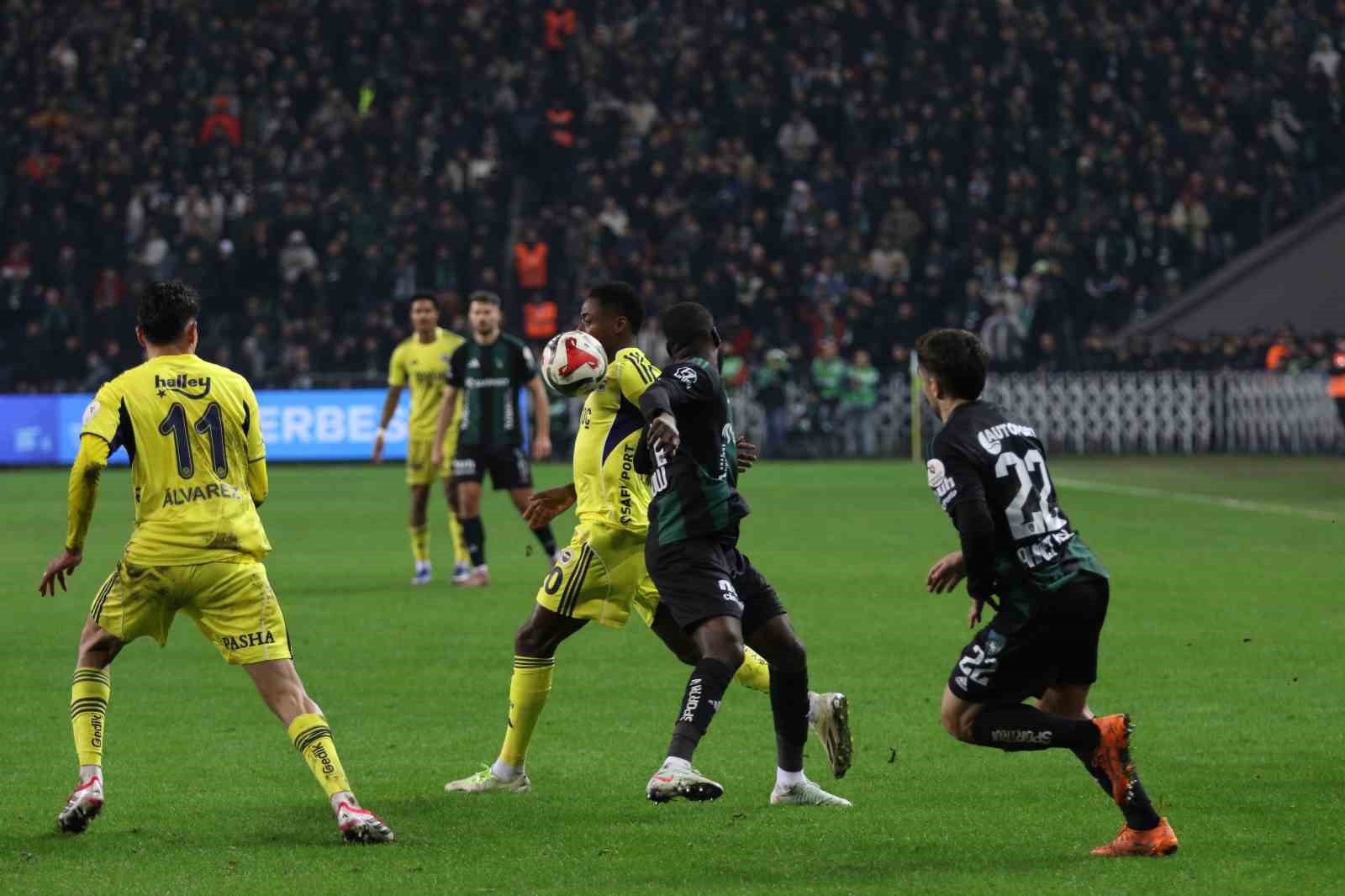 trendyol super lig kocaelispor 0 fenerbahce 1 ilk yari 12 bhbCOblb