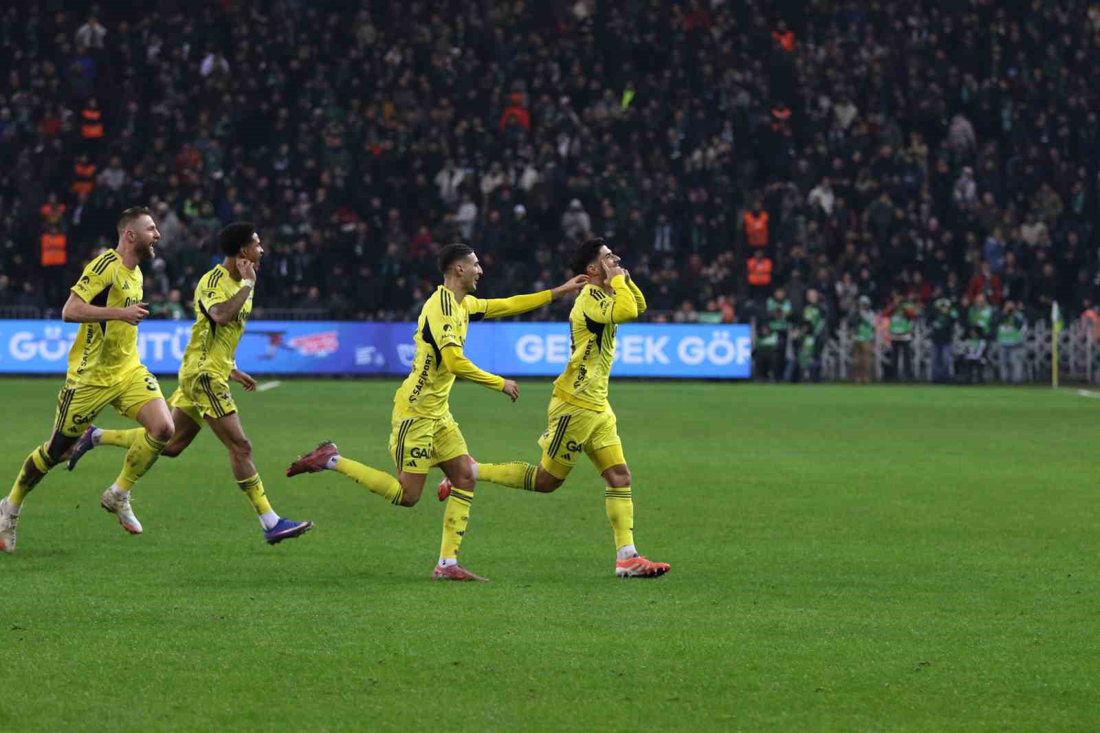 trendyol super lig kocaelispor 0 fenerbahce 1 ilk yari 15 zQEhl7NA
