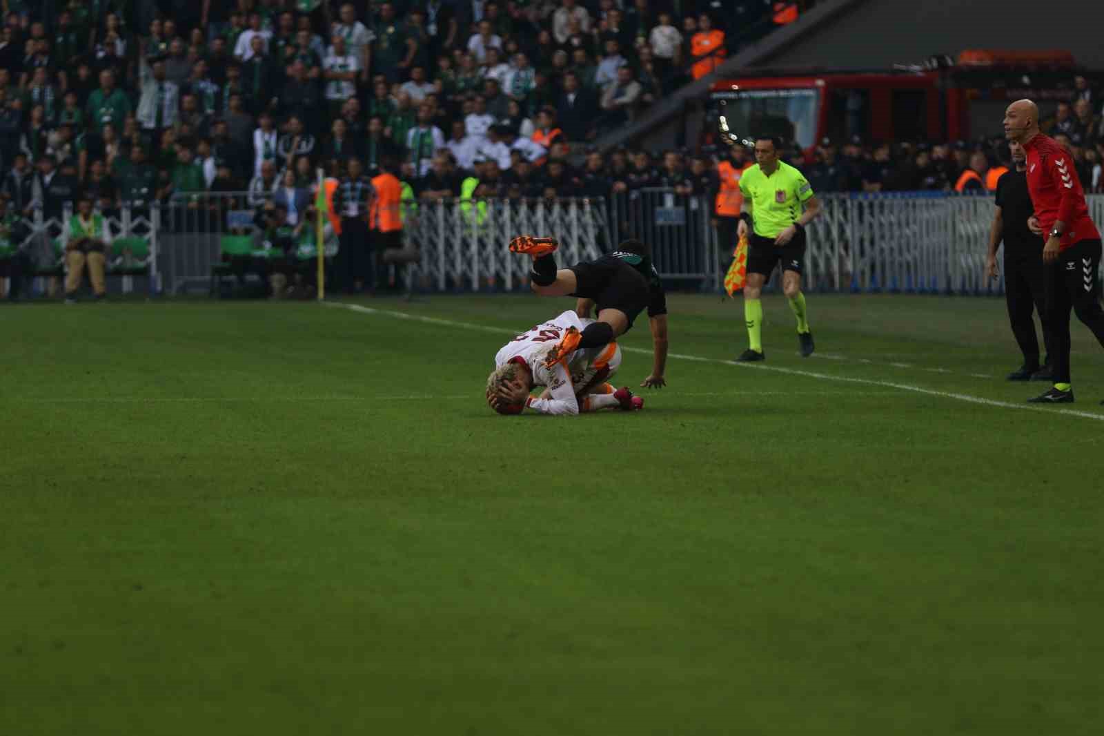 trendyol super lig kocaelispor 0 galatasaray 0 mac devam ediyor 12 aMdLIY3j
