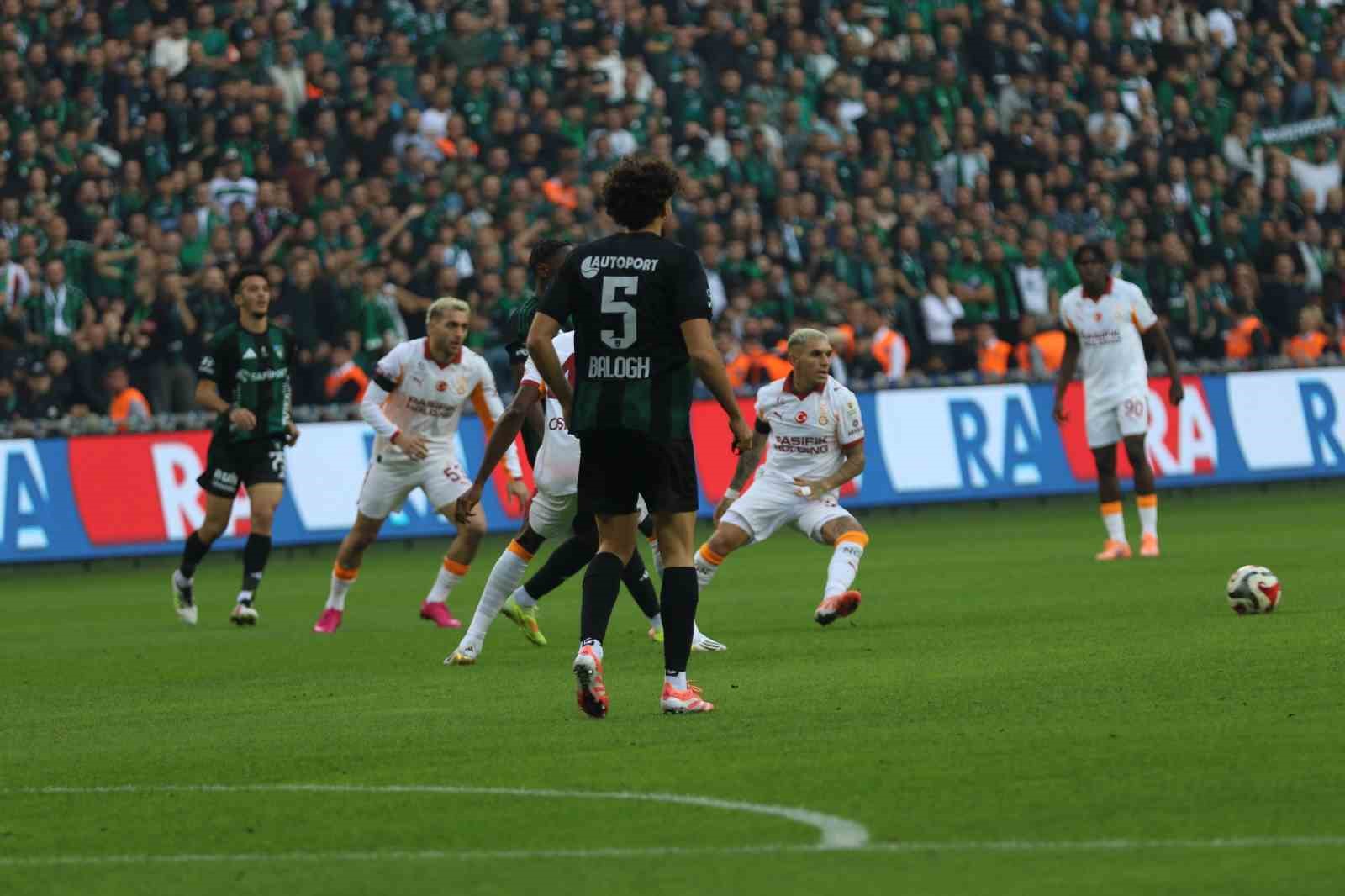 trendyol super lig kocaelispor 0 galatasaray 0 mac devam ediyor 19 BDs65Maa