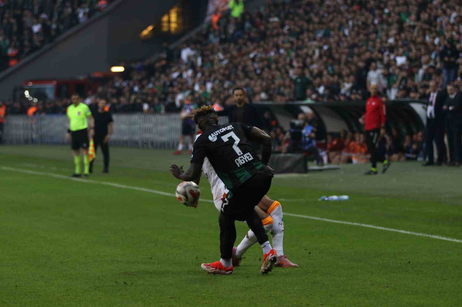 trendyol super lig kocaelispor 0 galatasaray 0 mac devam ediyor 31 YYe38DFS