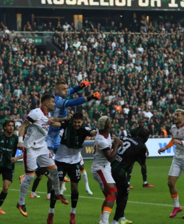 trendyol-super-lig-kocaelispor-0-galatasaray-0-mac-devam-ediyor-3Ti2Xnrz.jpg