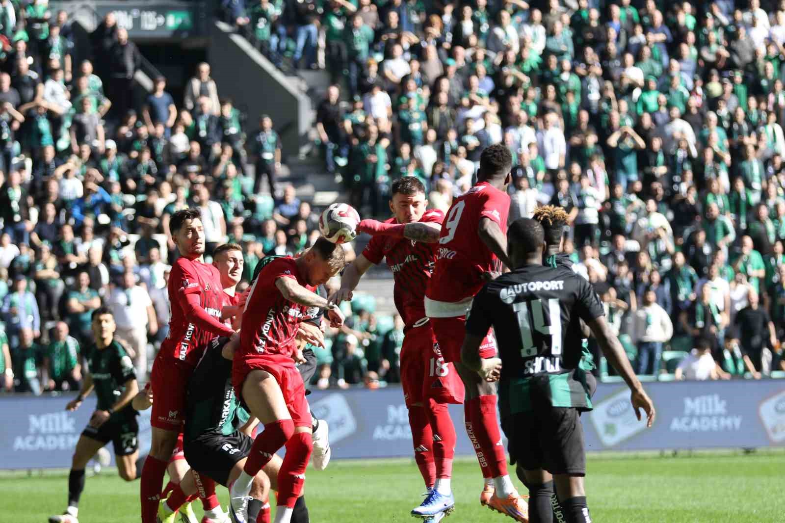 trendyol super lig kocaelispor 0 gaziantep fk 0 mac devam ediyor 14 VjeaqTWc