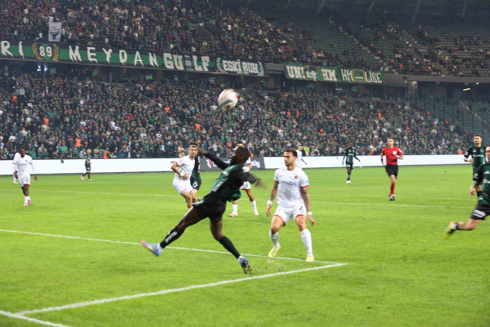 trendyol super lig kocaelispor 0 genclerbirligi 0 mac devam ediyor 10 lhfOcOyT