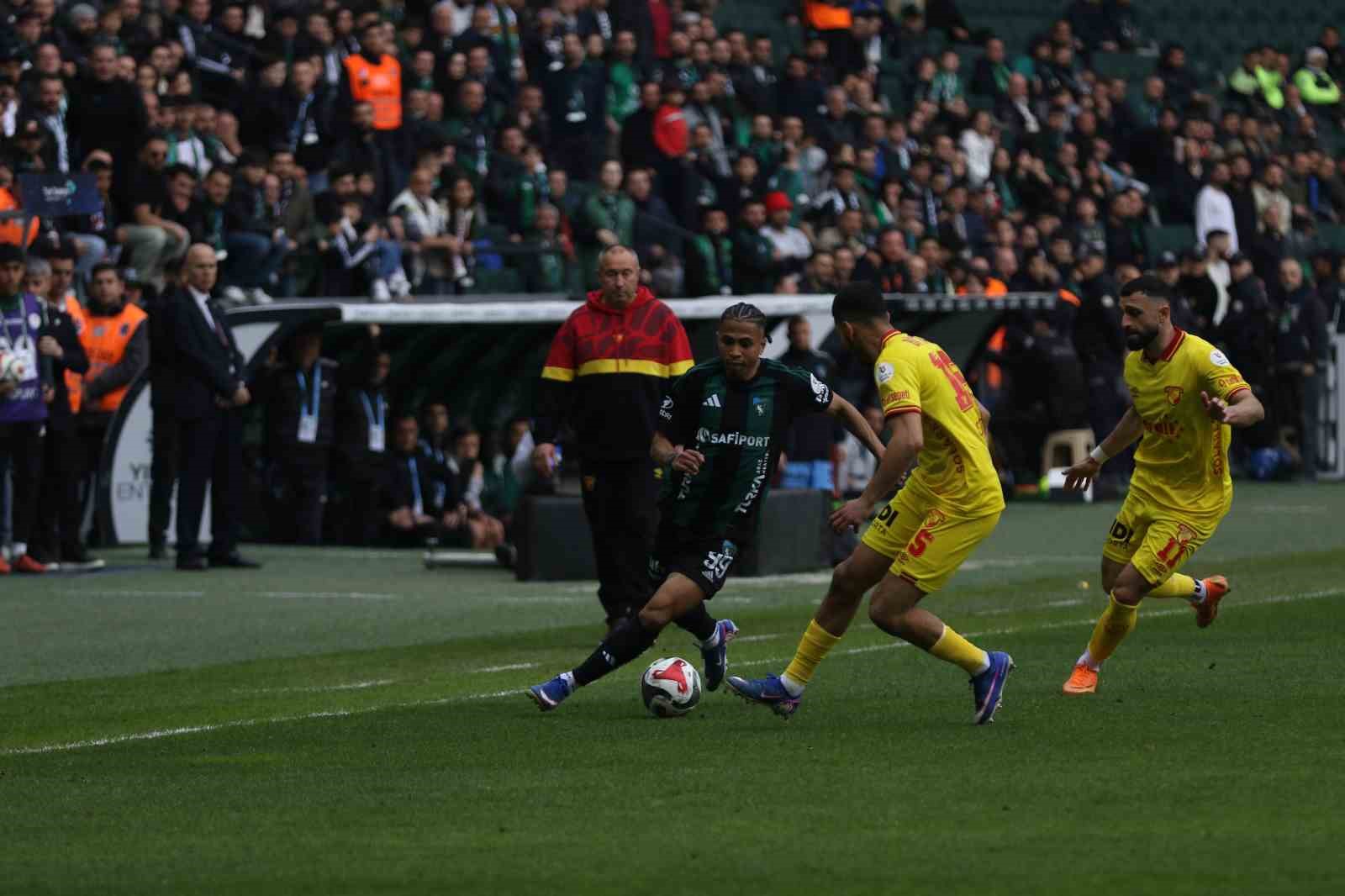 trendyol super lig kocaelispor 0 goztepe 1 ilk yari 11 lkBZB4NL