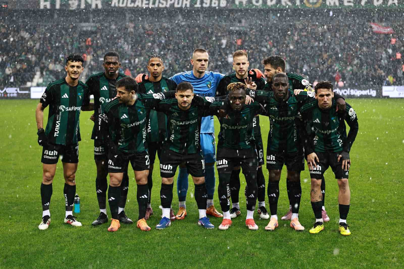 trendyol super lig kocaelispor 0 trabzonspor 0 mac devam ediyor 1 VFUkZR2h