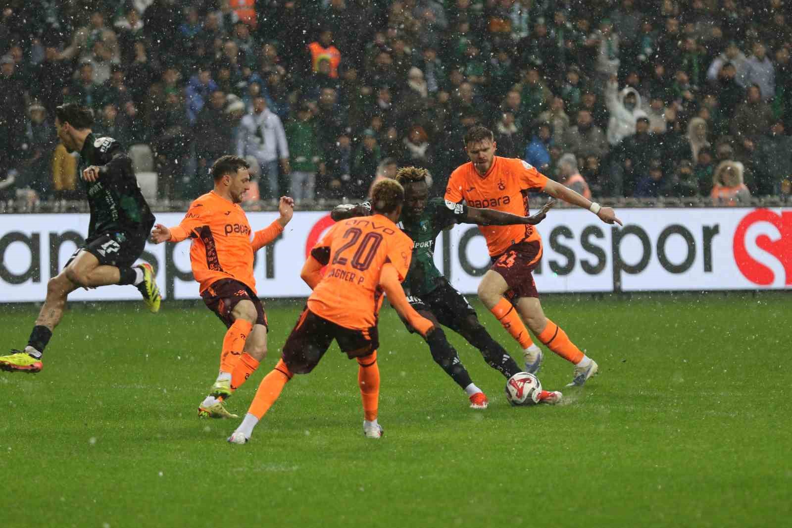 trendyol super lig kocaelispor 0 trabzonspor 0 mac devam ediyor 12 FD86DTm7