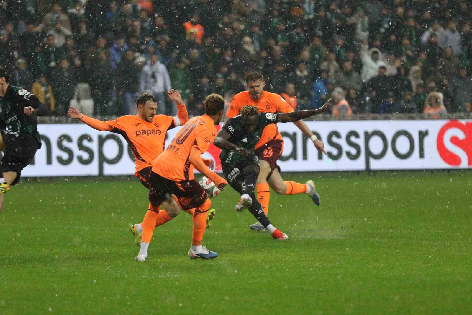 trendyol super lig kocaelispor 0 trabzonspor 0 mac devam ediyor 13 VUyqvWe6