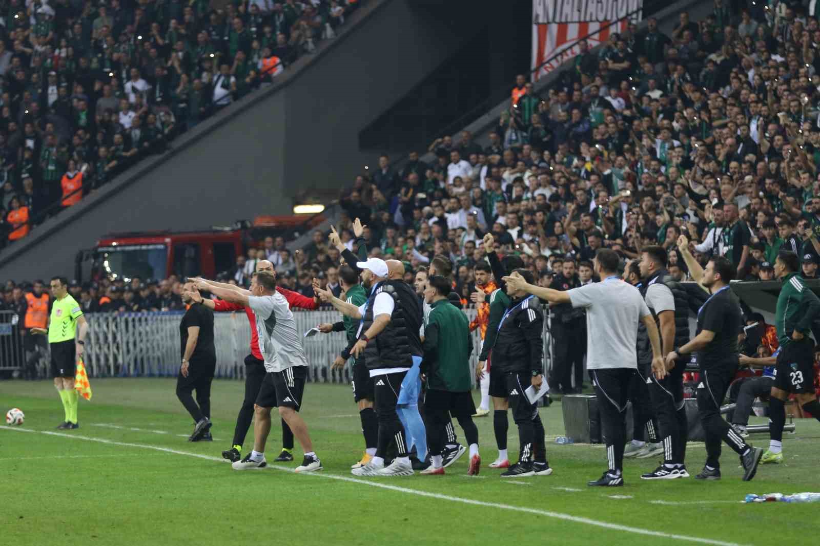 trendyol super lig kocaelispor 1 galatasaray 0 ilk yari 19 mAAOd5JV