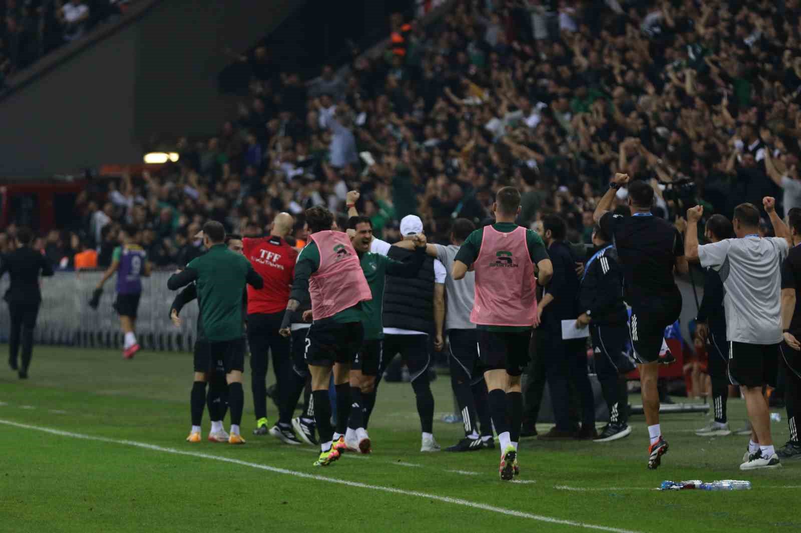 trendyol super lig kocaelispor 1 galatasaray 0 ilk yari 27 FSIX1ShB
