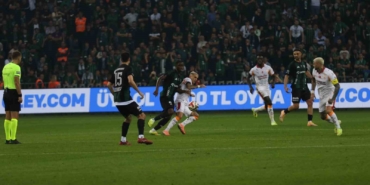 trendyol-super-lig-kocaelispor-1-galatasaray-0-ilk-yari-WpQiRta5.jpg