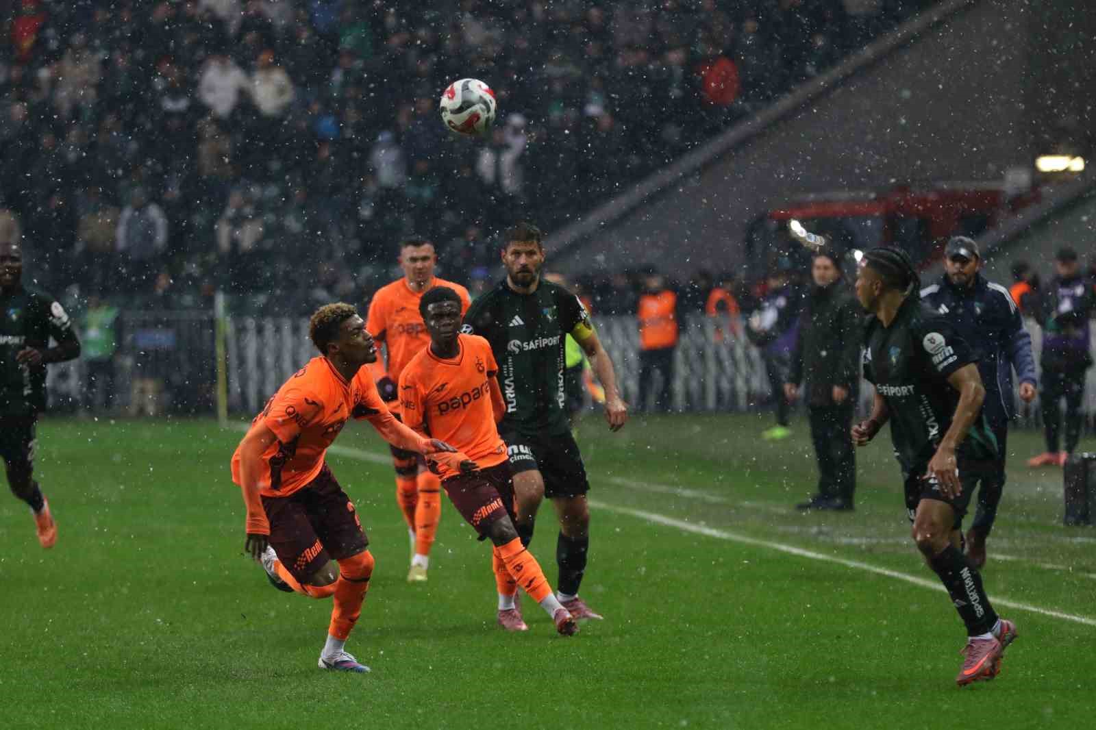trendyol super lig kocaelispor 1 trabzonspor 1 ilk yari 0 Az1dp3W8