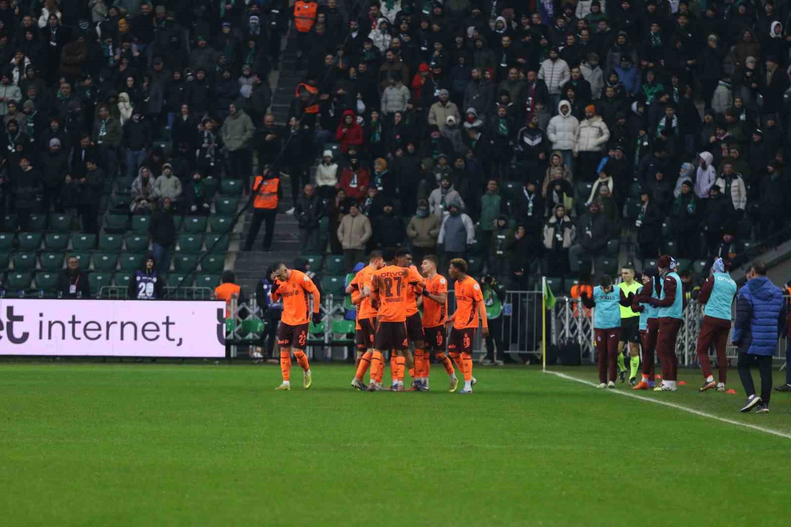 trendyol super lig kocaelispor 1 trabzonspor 1 ilk yari 9 8KEmE4CE