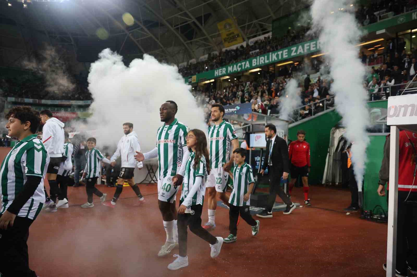 Trendyol Süper Lig: Konyaspor: 0 - Beşiktaş: 1 (Maç devam ediyor) 7 trendyol super lig konyaspor 0 besiktas 1 mac devam ediyor 3 qX1CrdN9