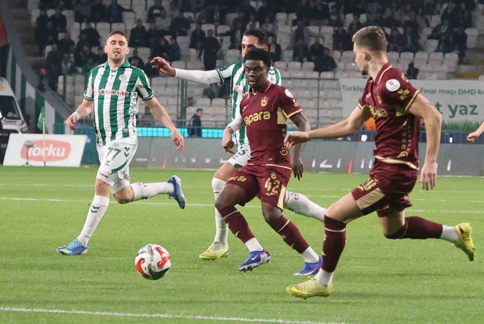 trendyol super lig konyaspor 0 trabzonspor 0 mac devam ediyor 6 XUJ5jFPD