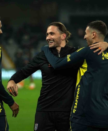 trendyol-super-lig-rams-basaksehir-0-fenerbahce-0-mac-devam-ediyor-mK69c54R.jpg