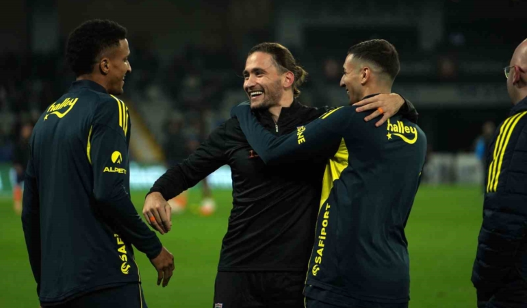 trendyol-super-lig-rams-basaksehir-0-fenerbahce-0-mac-devam-ediyor-mK69c54R.jpg