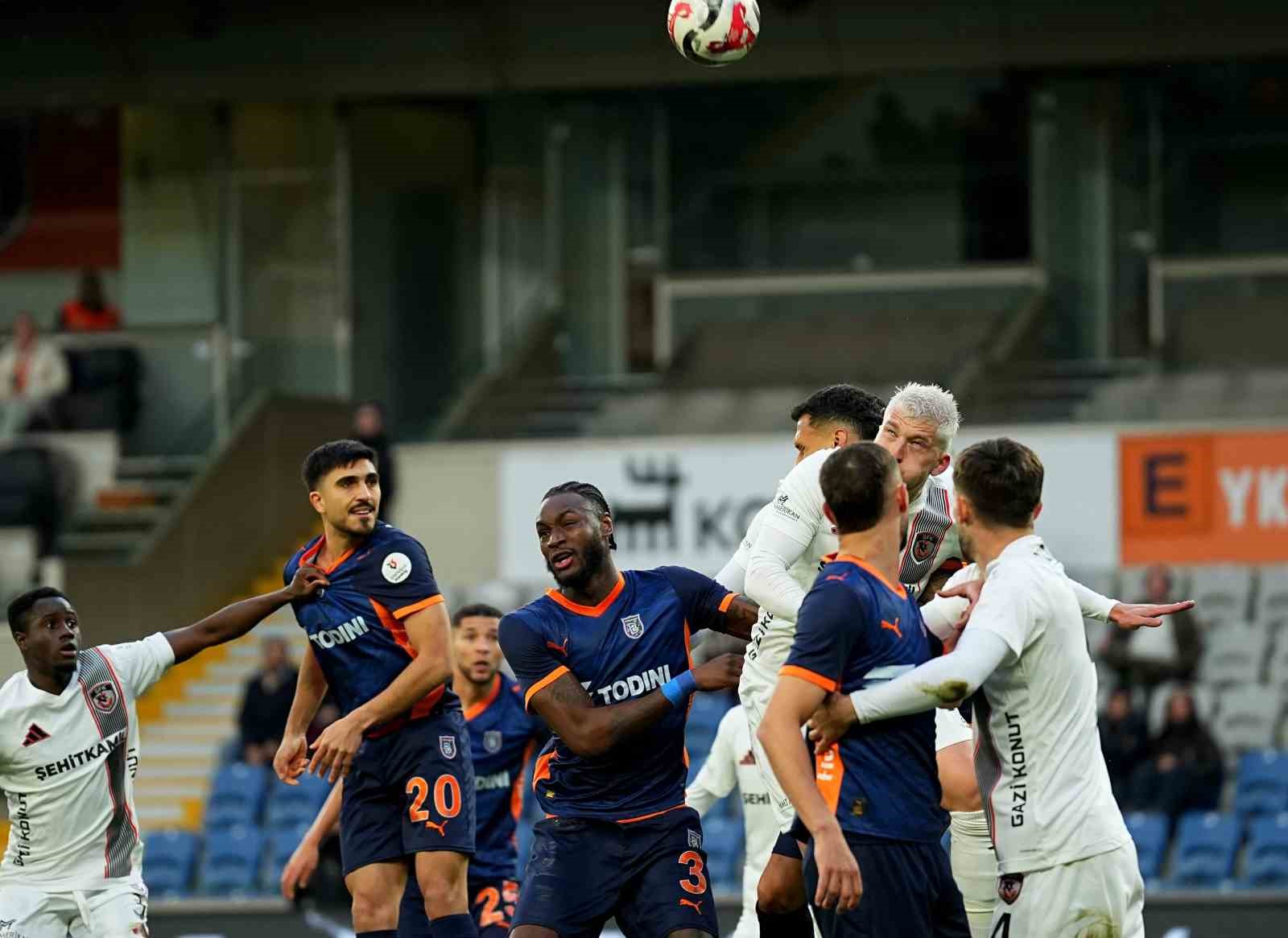 trendyol super lig rams basaksehir 0 gaziantep fk 0 mac devam ediyor 1 zOIHzab6
