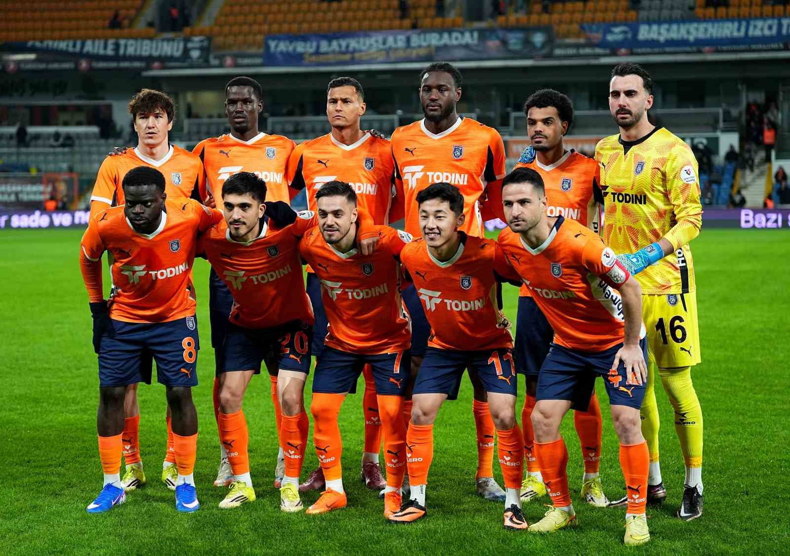 trendyol super lig rams basaksehir 0 konyaspor 0 mac devam ediyor 8 4sLQMY8m