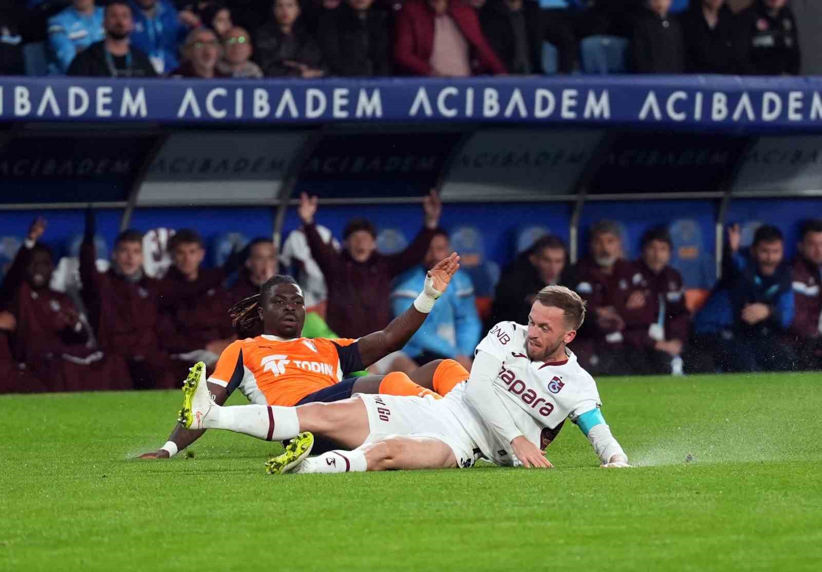 Trendyol Süper Lig: RAMS Başakşehir: 0 - Trabzonspor: 0 (Maç devam ediyor) 18 trendyol super lig rams basaksehir 0 trabzonspor 0 mac devam ediyor 14 lPGLhJ8d